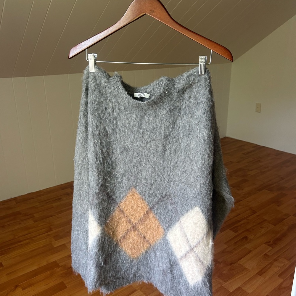 Madewell Gray Asymmetrical Sweater with Argyle Design